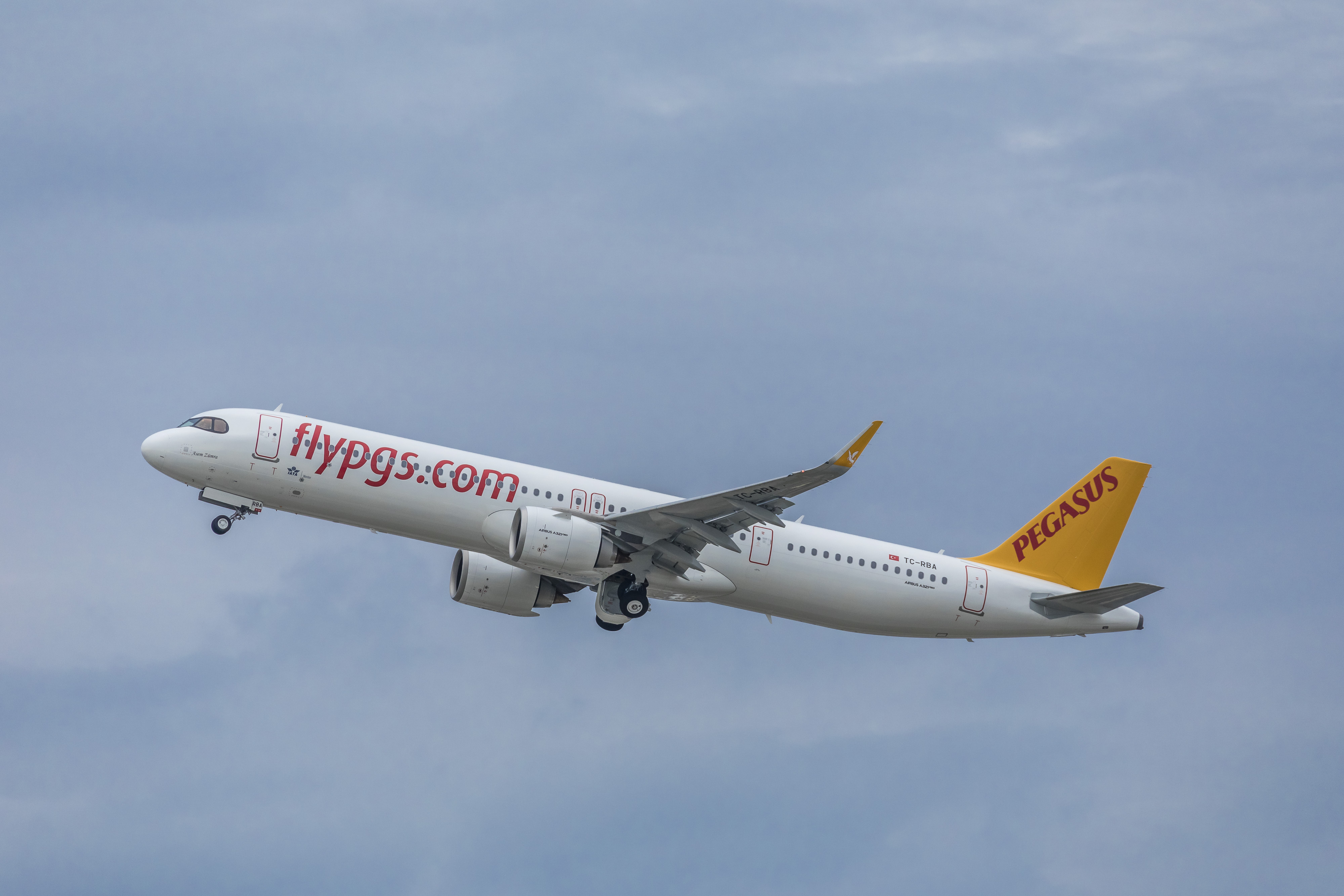 Airbus, ‘e-teslimat’ modeli ile Airbus A320 Ailesi’nden 3 adet uçağı Pegasus Havayolları’na teslim etti.