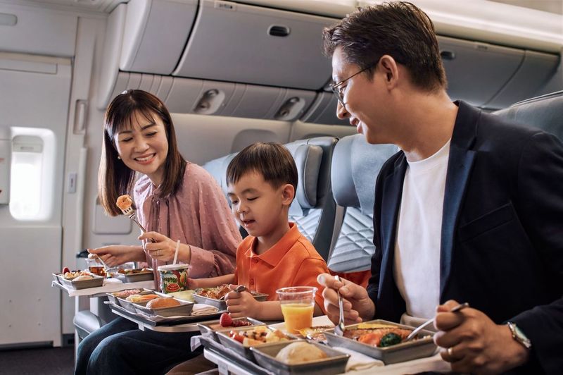 31 Mart 2024'ten İtibaren Singapore Airlines Uçuşlarında Premium Economy Class Uçak İçi deneyimi Yenileniyor